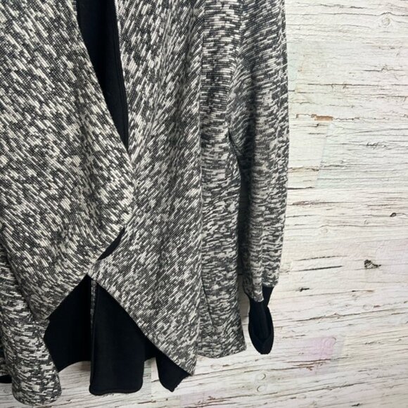 Club Monaco gray black cardigan sweater size  medium - Picture 3 of 9
